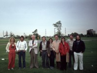 1978-toronto-new-york-city_van rechts naar links Arie Berkulin, Jan Goossen, Roelie Strijk, Lucien den Arend,Els ..., Bonies, Joop Beljon, Krij Giezen en partner Martina