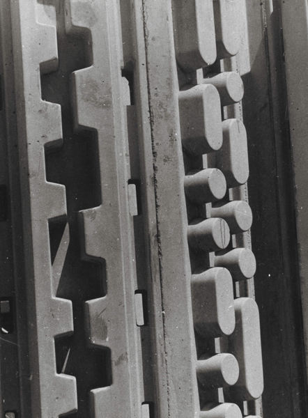 1967, Sculpture Wall, Golden Gate Center, San Francisco, V.S. (detail), beton, length 7 m x height 3 m