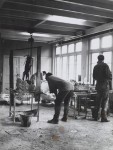 1959, Jan Goossen, bronswerkplaats. Photo Bram Wisman