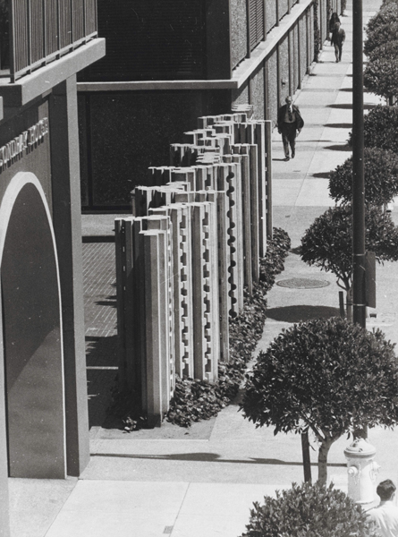 1967, Sculpture Wall, Golden Gate Center, San Francisco, V.S., beton, length 7 m x height 3 m